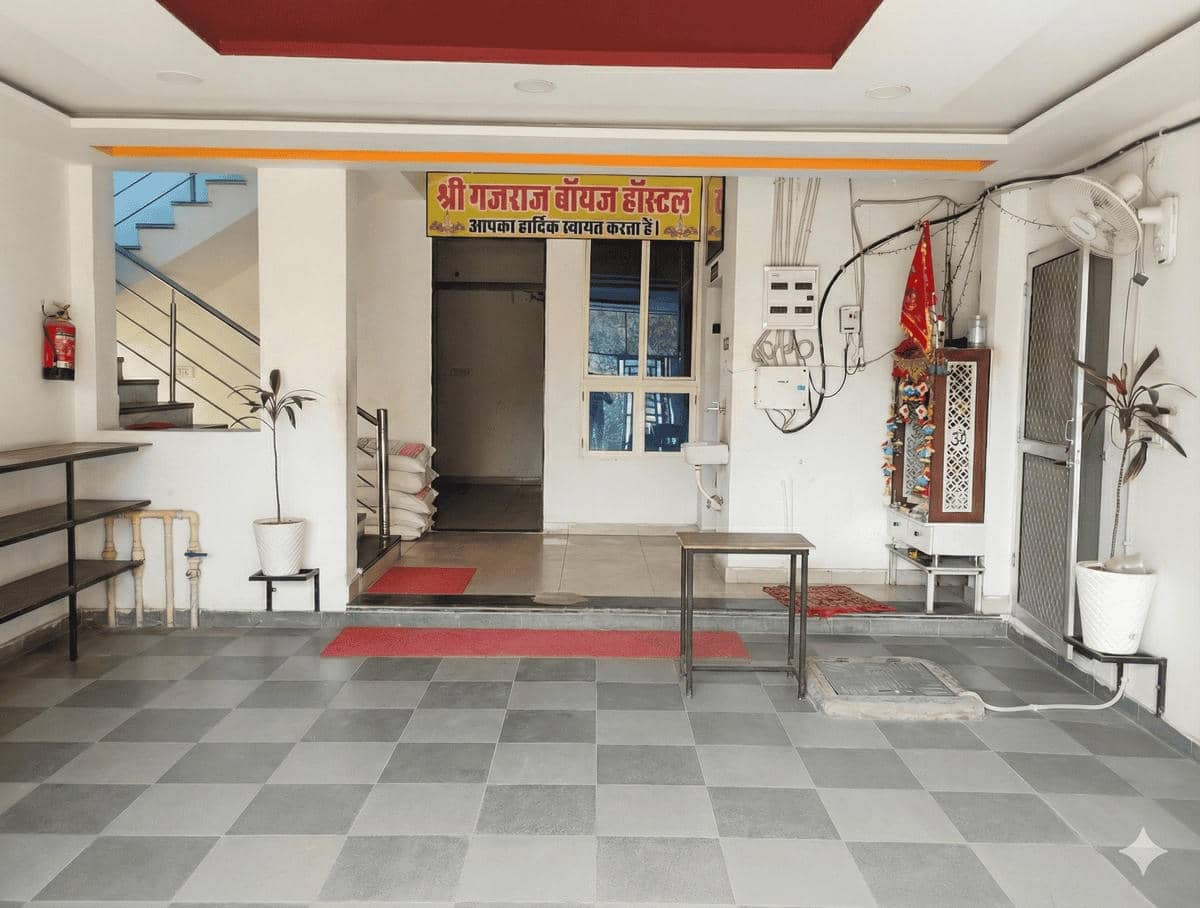 Shree Gajraj Boys Hostel Branch 1 Near Allen & Chetanya Piprali Circle Sikar.