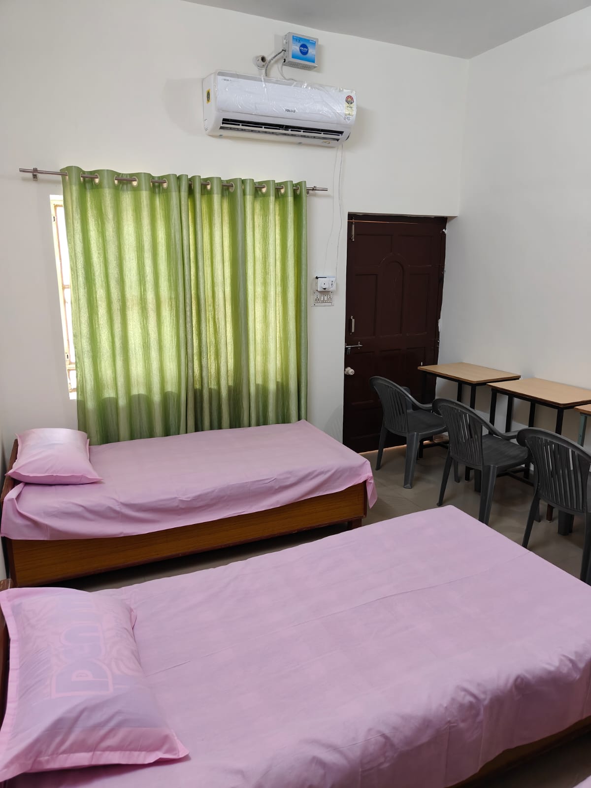 Mama Girls Hostel & pg in Piprali Road Sikar