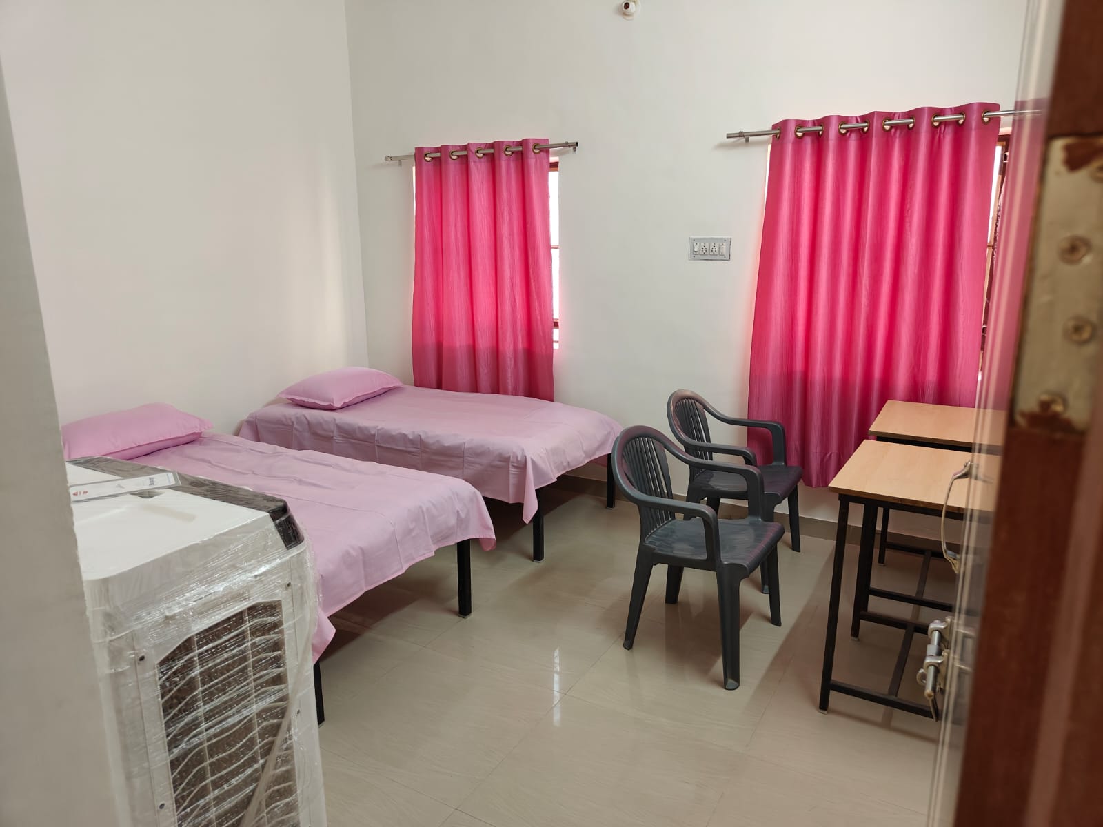 Mama Girls Hostel & pg in Piprali Road Sikar
