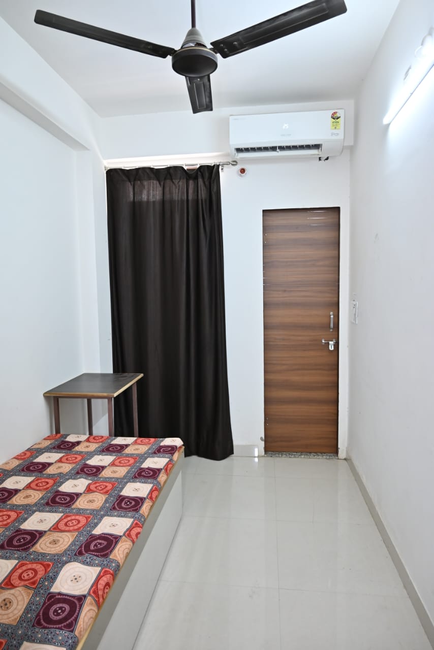 Shree Ambay Girls Hostel in Piprali Road Sikar