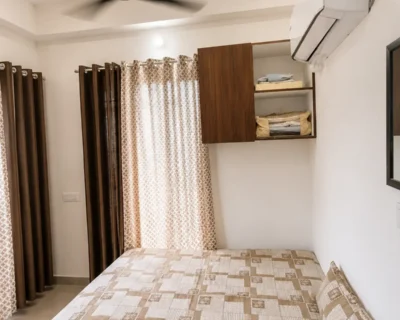 shiv-balaji-boys-hostel-double-seater-ac-room-interior